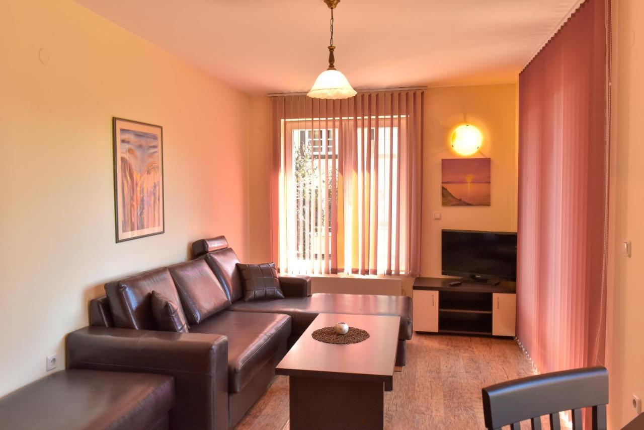 Hotel Bojur & Bojurland Apartment Complex Bansko Bagian luar foto