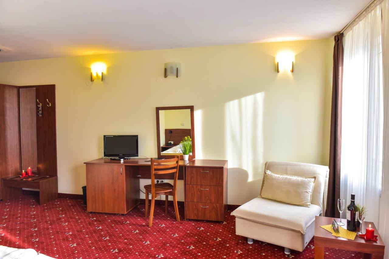 Hotel Bojur & Bojurland Apartment Complex Bansko Bagian luar foto