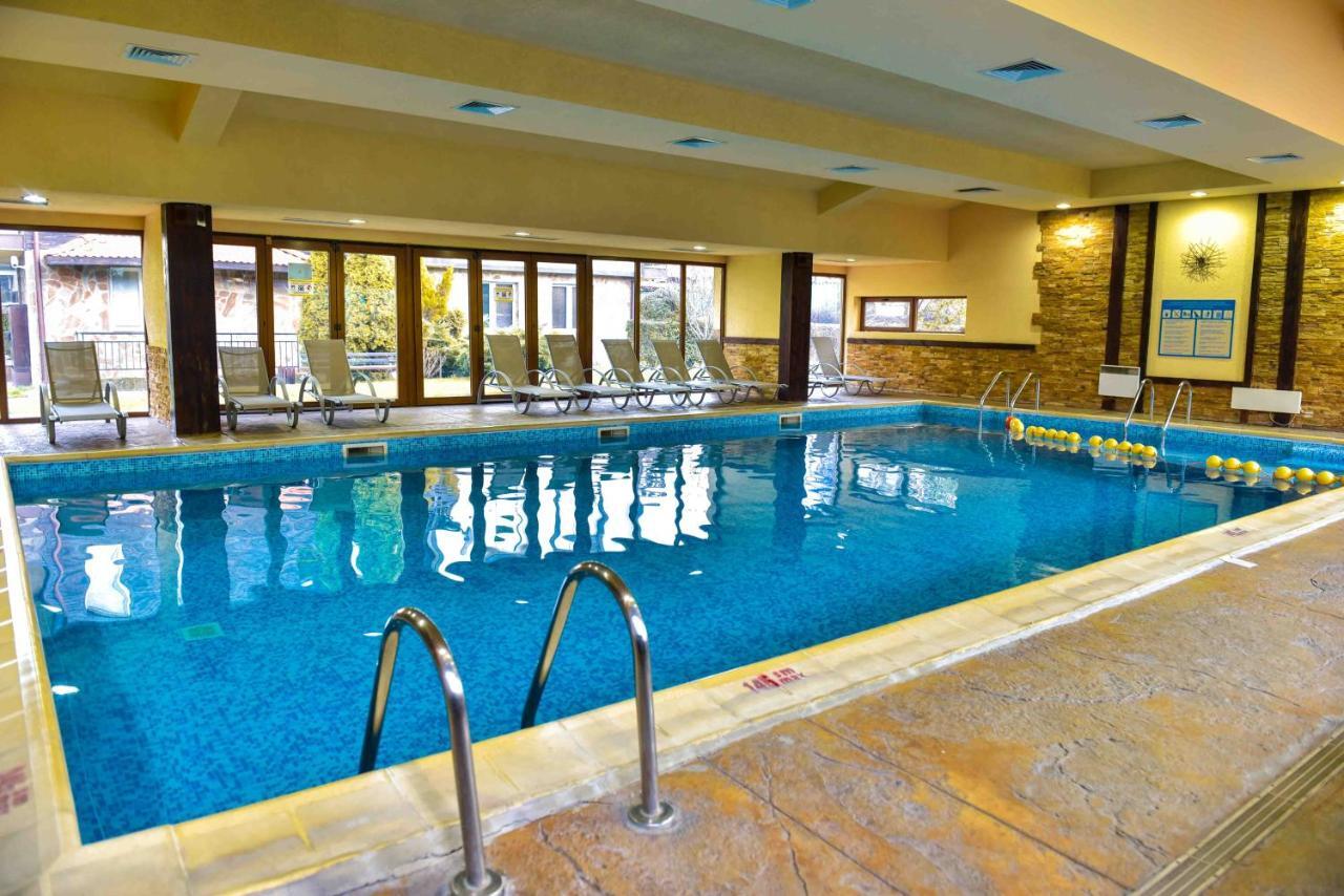 Hotel Bojur & Bojurland Apartment Complex Bansko Bagian luar foto